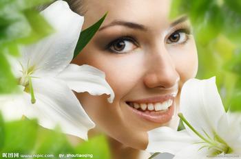 ҩˮ�˿�����Ƶ������������һ�ֿ���һ��§ס����ʻŮ�ӱ�����(ͼ)...